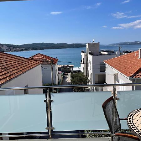 Apartments Cavar トロギール エクステリア 写真