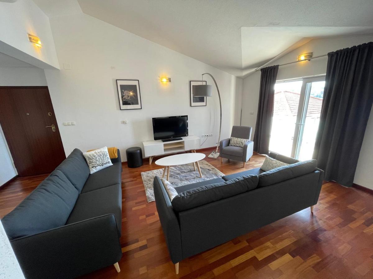 Apartments Cavar トロギール エクステリア 写真