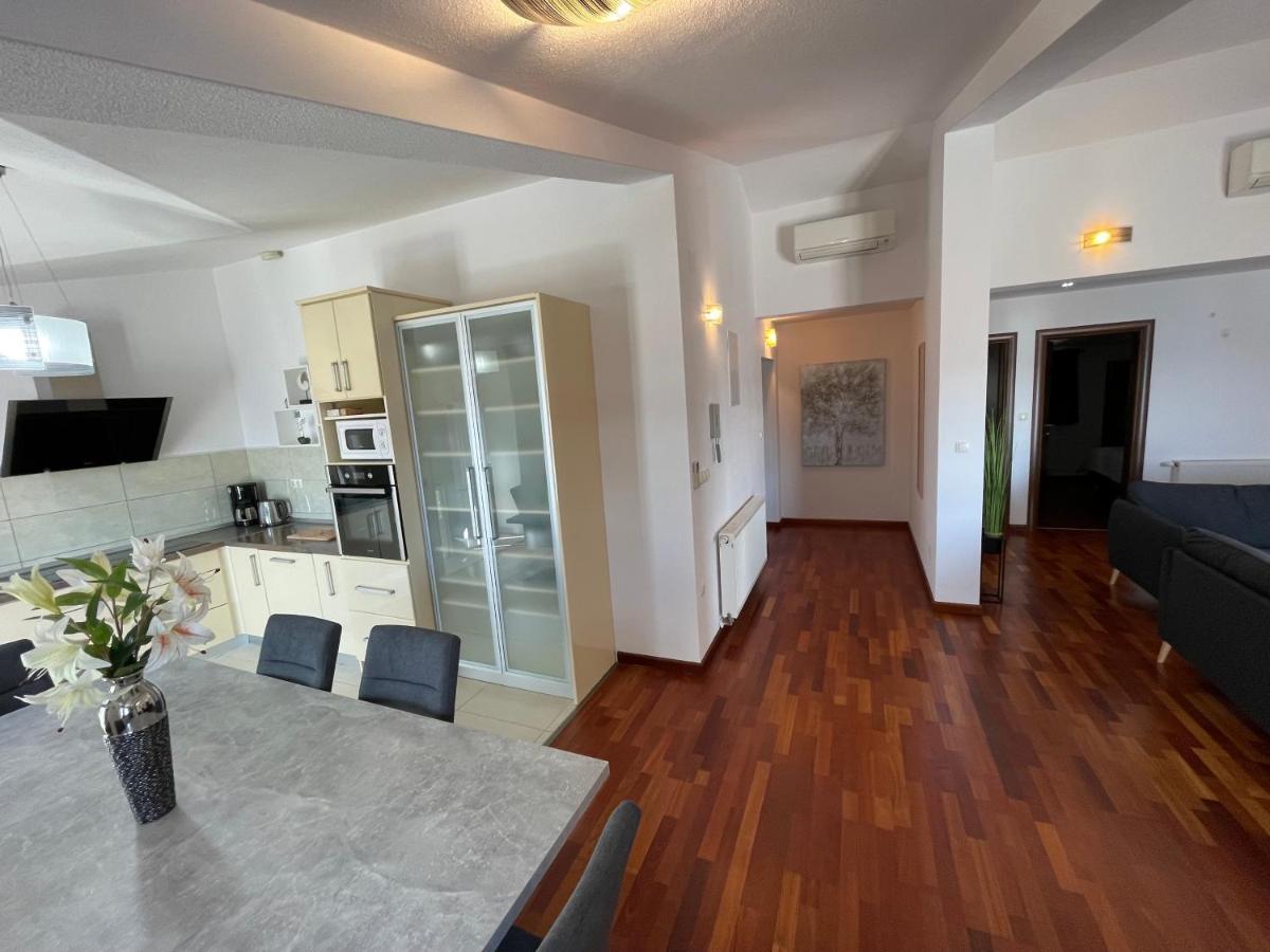 Apartments Cavar トロギール エクステリア 写真