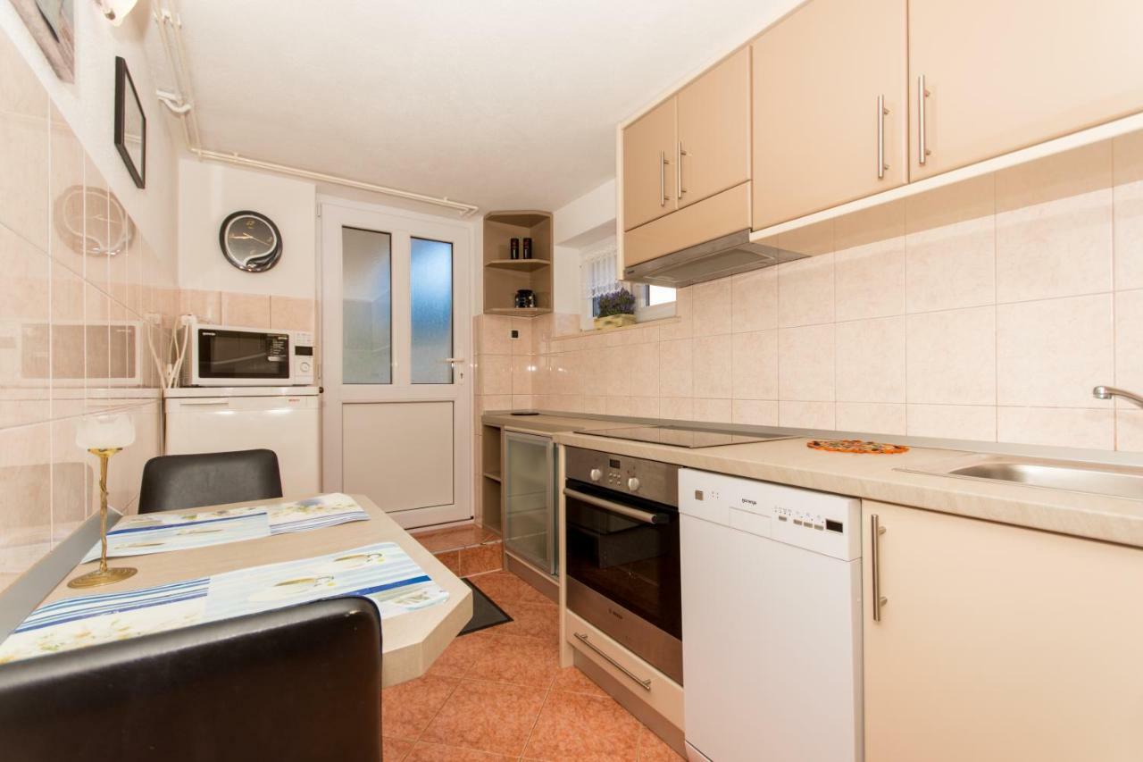 Apartments Cavar トロギール エクステリア 写真