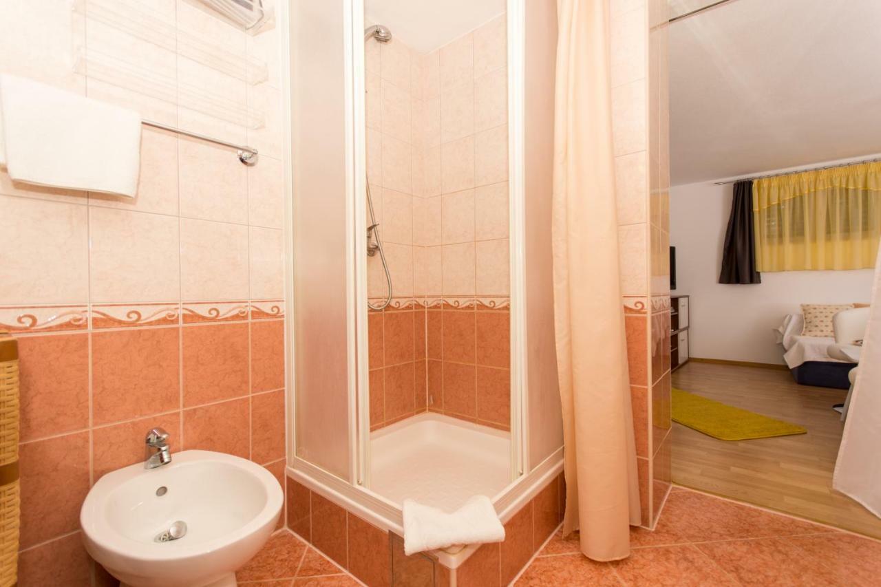 Apartments Cavar トロギール エクステリア 写真