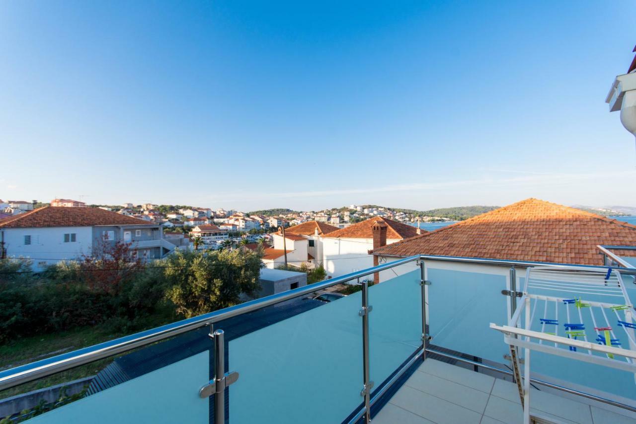 Apartments Cavar トロギール エクステリア 写真