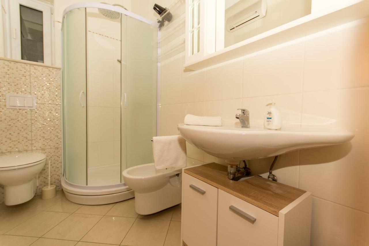Apartments Cavar トロギール エクステリア 写真