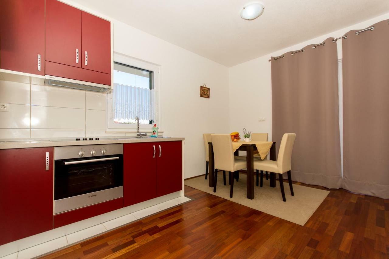 Apartments Cavar トロギール エクステリア 写真