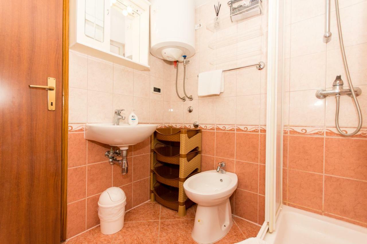 Apartments Cavar トロギール エクステリア 写真