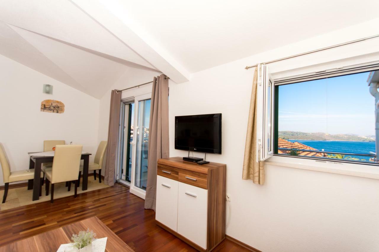 Apartments Cavar トロギール エクステリア 写真