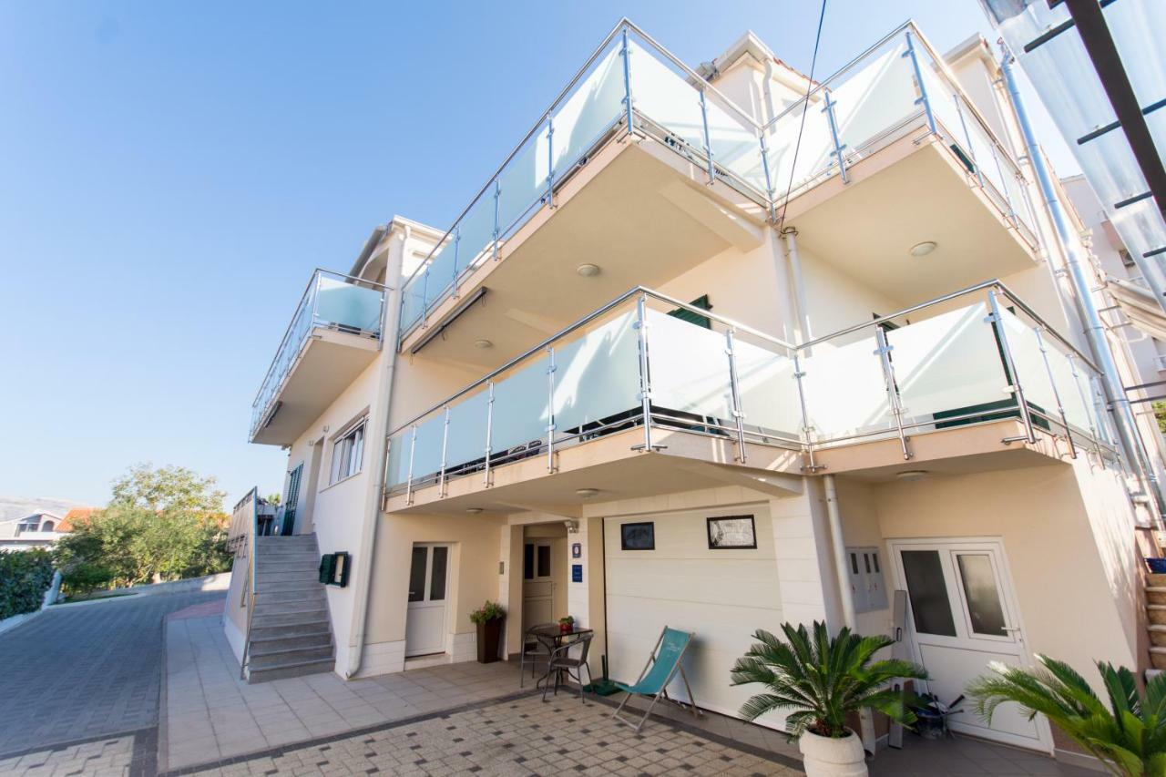 Apartments Cavar トロギール エクステリア 写真