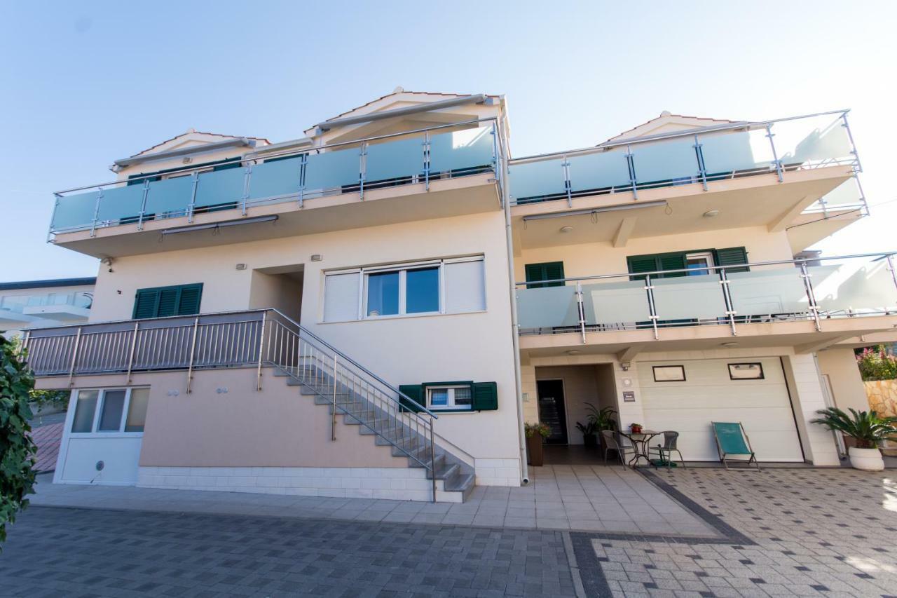 Apartments Cavar トロギール エクステリア 写真